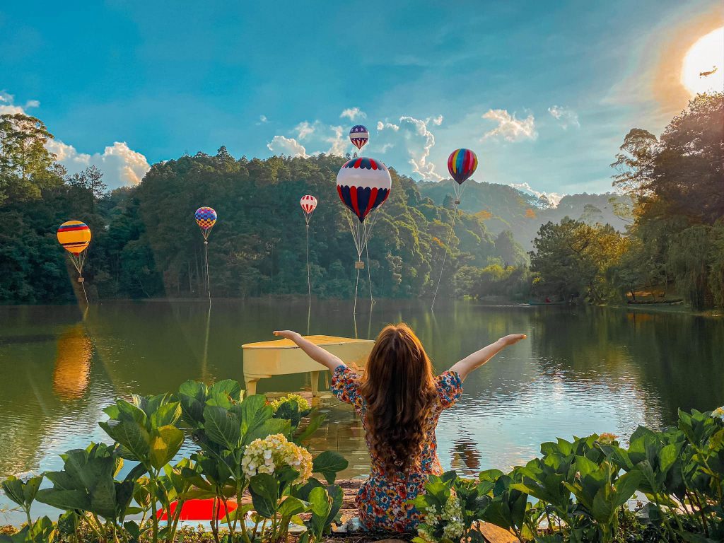 Nhiều góc sống ảo đẹp cho giới trẻ