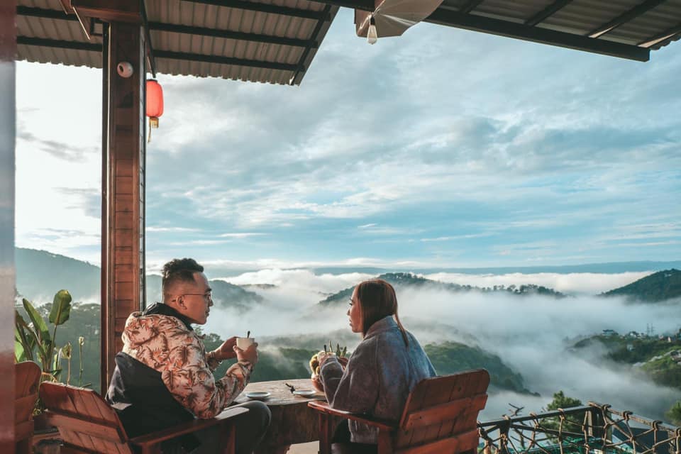 Quán có view đồi rất đẹp