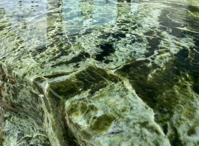 Đá quý tại Đảo Đá Quý